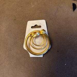 Pearl & Rhinestone Flower Pin – ,